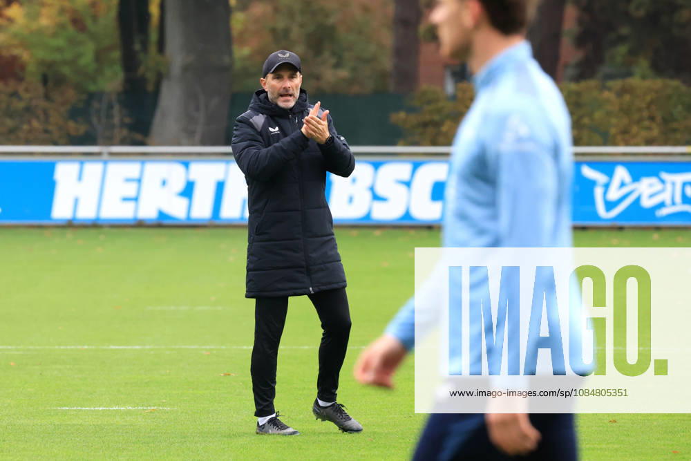 Germany, Soccer, 2. Bundesliga, 2026–2027 season, Sportforum, Hertha BSC, Head Coach Stefan Leitl leading a training session at Hertha BSC Berlin, 2nd Division. DFB and DFL regulations prohibit any use of photographs as image sequences and or quasi-video. nordphoto GmbH, Engler, Berlin, Sportforum, Berlin, Germany