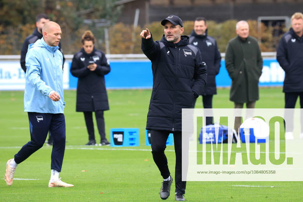 Germany, Soccer, 2. Bundesliga, 2026–2027 season, Sportforum, Hertha BSC, Head Coach Stefan Leitl of Hertha BSC Berlin, Jon Dagur Thorsteinsson of Hertha BSC Berlin, October 23, 2nd Division. DFB and DFL regulations prohibit any use of photographs as image sequences and or quasi-video. nordphoto GmbH, Engler, Berlin, Sportforum, Berlin, Germany