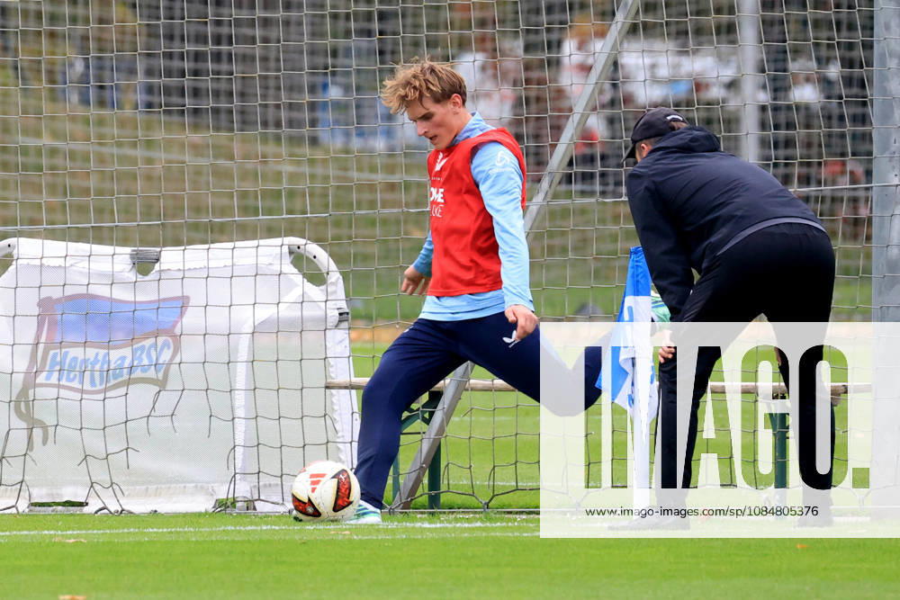 Germany, Soccer, 2. Bundesliga, 2026–2027 season, Sportforum, Hertha BSC, Training: Mayson Grothe, Hertha BSC Berlin 34, 2nd Division. DFB and DFL regulations prohibit any use of photographs as image sequences and or quasi-video. nordphoto GmbH, Engler, Berlin, Sportforum, Berlin, Germany