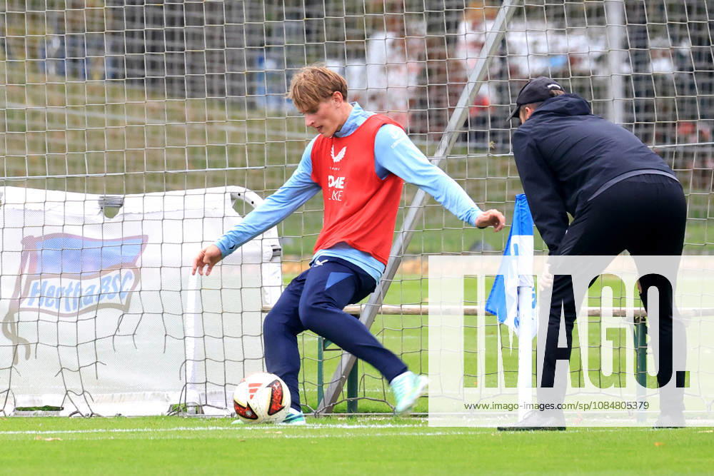 Germany, Soccer, 2. Bundesliga, 2026–2027 season, Sportforum, Hertha BSC, Training: Mayson Grothe, Hertha BSC Berlin 34, 2nd Division. DFB and DFL regulations prohibit any use of photographs as image sequences and or quasi-video. nordphoto GmbH, Engler, Berlin, Sportforum, Berlin, Germany