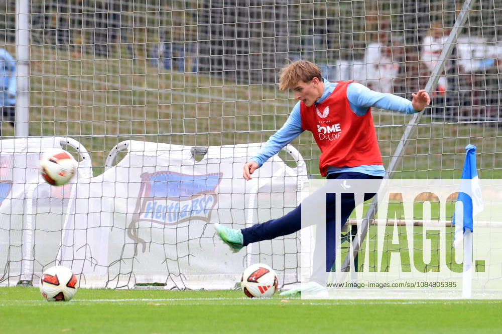 Germany, Soccer, 2. Bundesliga, 2026–2027 season, Sportforum, Hertha BSC, Training: Mayson Grothe, Hertha BSC Berlin 34, 2nd Division. DFB and DFL regulations prohibit any use of photographs as image sequences and or quasi-video. nordphoto GmbH, Engler, Berlin, Sportforum, Berlin, Germany