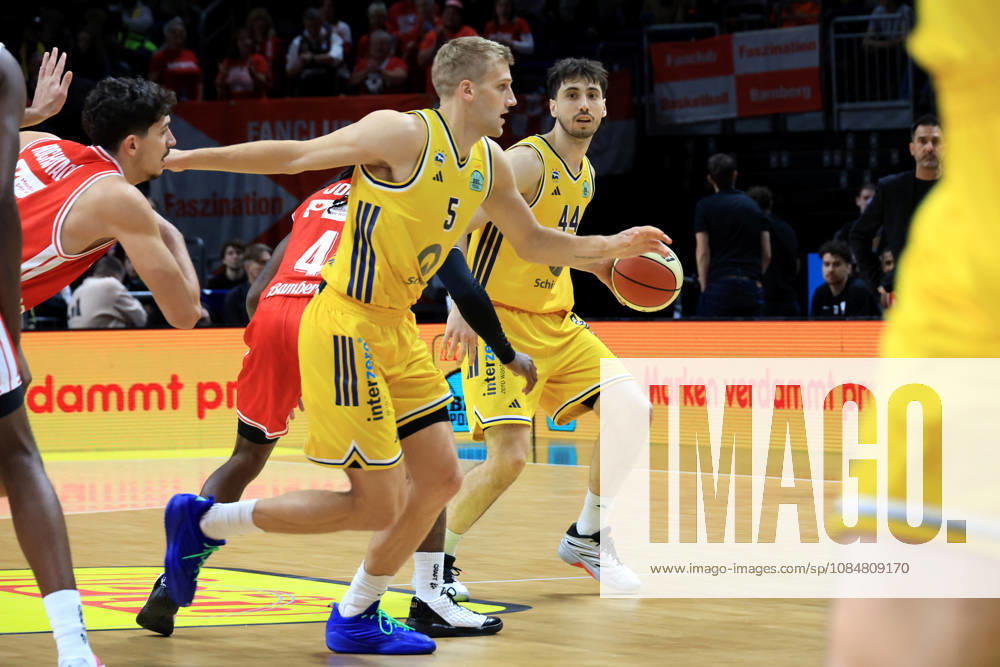 Germany, GER, DEU, Basketball, BBL Cup, Day 1, 2026–2027 Season, Berlin, ALBA Berlin vs. Bamberg, Sam Griesel (ALBA Berlin 5), Julius Boehmer (ALBA Berlin 44), nordphoto GmbH, Engler Berlin, Uber Arena Berlin, Germany