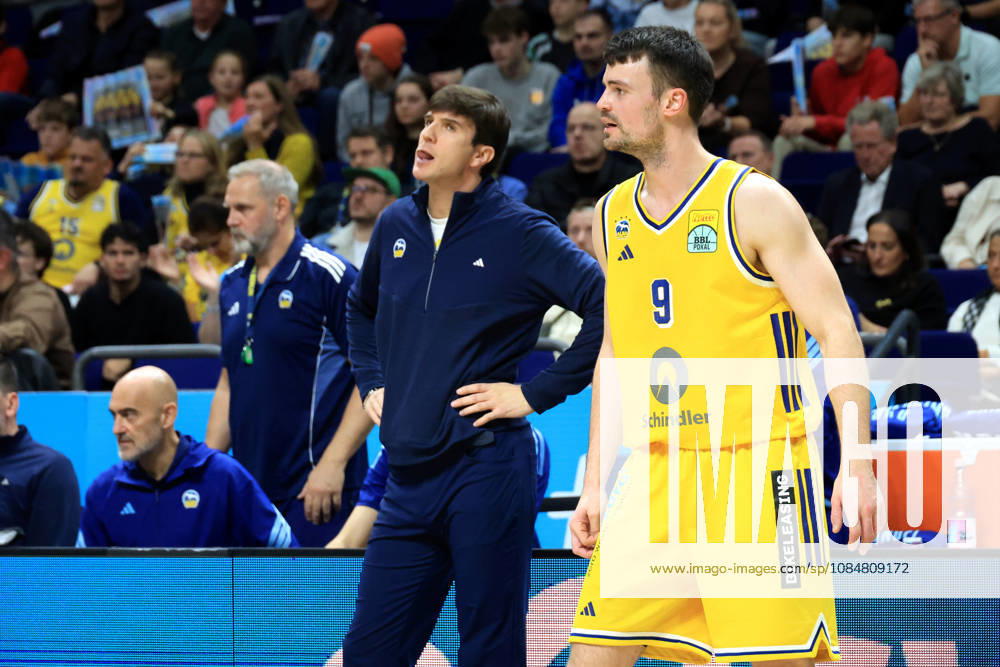 Germany, GER, DEU, Basketball, BBL Cup, Day 1, 2026–2027 Season, Berlin, ALBA Berlin vs. Bamberg HEAD COACH Pedro Calles, ALBA Berlin; JONAS MATTISSECK, ALBA Berlin; 9 nordphoto GmbH; Engler Berlin; Uber Arena Berlin; Germany