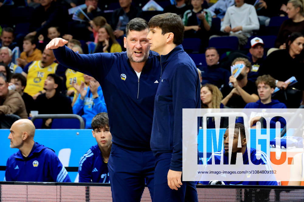 Germany, GER, DEU, Basketball, BBL Cup, Day 1, 2026–2027 Season, Berlin, ALBA Berlin vs. Bamberg Head Coach Pedro Calles (ALBA Berlin), Assistant Coach Sebastian Trzcionka (ALBA Berlin), nordphoto GmbH, Engler Berlin, Uber Arena, Berlin, Germany