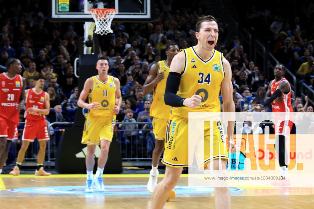 Germany, GER, DEU, Basketball, BBL Cup, Day 1, 2026–2027 Season, Berlin, ALBA Berlin vs. Bamberg, Justin Bean (ALBA Berlin) 34, celebration, cheering, joy, happiness, happy, positive emotions, nordphoto GmbH, Engler, Berlin, Uber Arena, Berlin, Germany