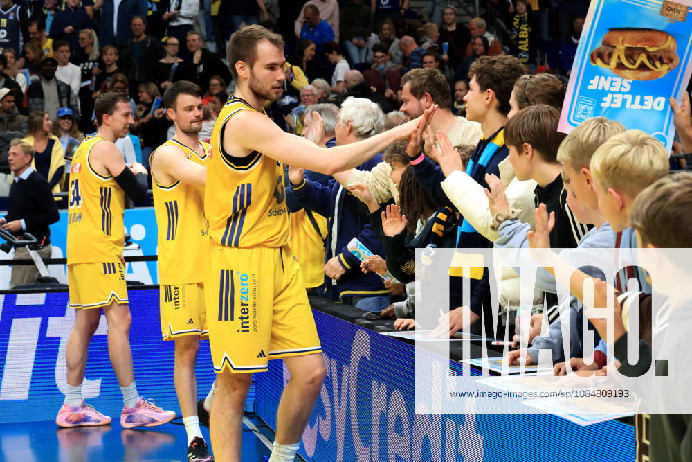 Germany, GER, DEU, Basketball, BBL Cup, Day 1, 2026–2027 Season, Berlin, ALBA Berlin vs. Bamberg, MALTE DELOW (ALBA Berlin) 6, JONAS MATTISSECK (ALBA Berlin) 9, Justin Bean (ALBA Berlin) 34, ALBA Fans, Fan Section, nordphoto GmbH Engler Berlin, Uber Arena Berlin, Germany