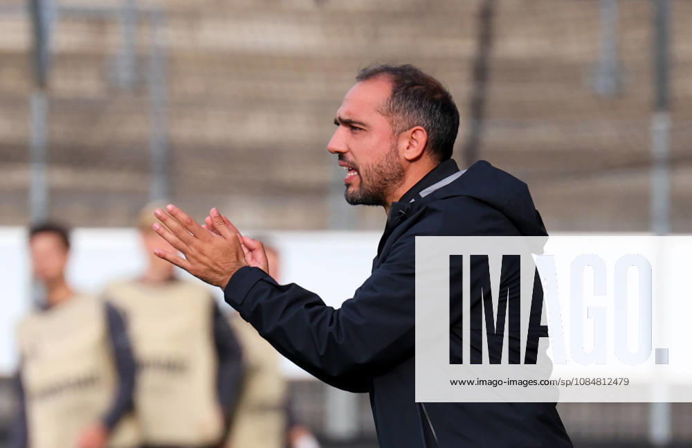 Stuttgart, U19 Champions League, 2026–2027 season, U19 Youth League: VfB Stuttgart vs. Atlético Madrid, Atlético coach Pedro Moya