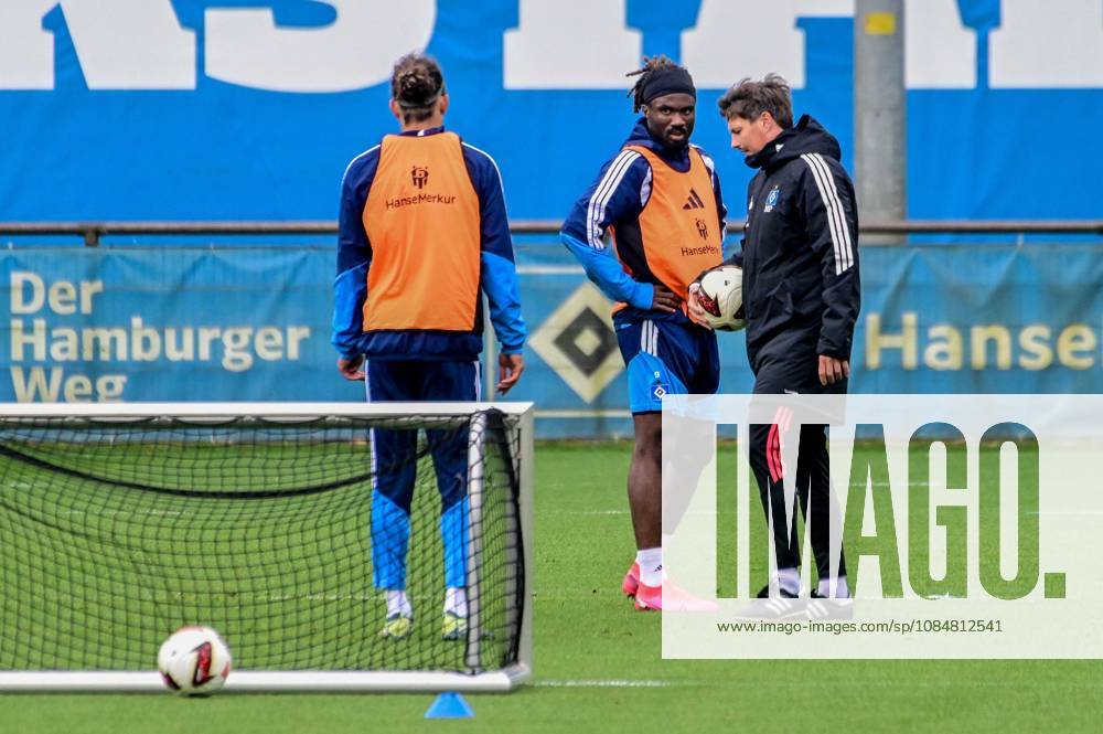 Yussuf Poulsen, Terem Moffi, Coach Merlin Polzin, HSV, Germany, Hamburg, Volksparkstadion, soccer, Bundesliga 1, Hamburger SV training session