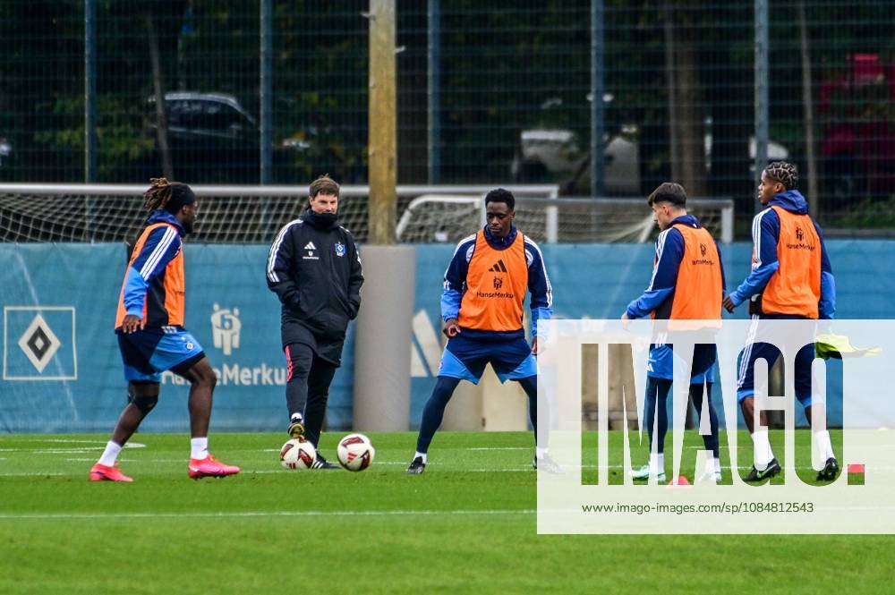 Terem Moffi, Coach Merlin Polzin, Lokonga, Albert Sambi Capaldo, Nicolás Warmed, Omar, HSV, Germany, Hamburg, Volksparkstadion, soccer, Bundesliga 1, Hamburger SV training session