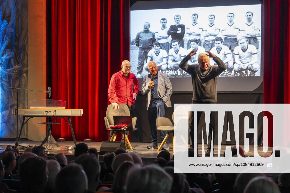 Mindelheim, Unterallgäu—Sepp Maier, the former goalkeeper for FC Bayern Munich, is going on tour with his autobiography, Sepp Maier Live, performing on stages across Bavaria. Sepp Maier is joined on stage by Franz Bulle Roth, a former Bayern player, and host Tobias Bücklein.