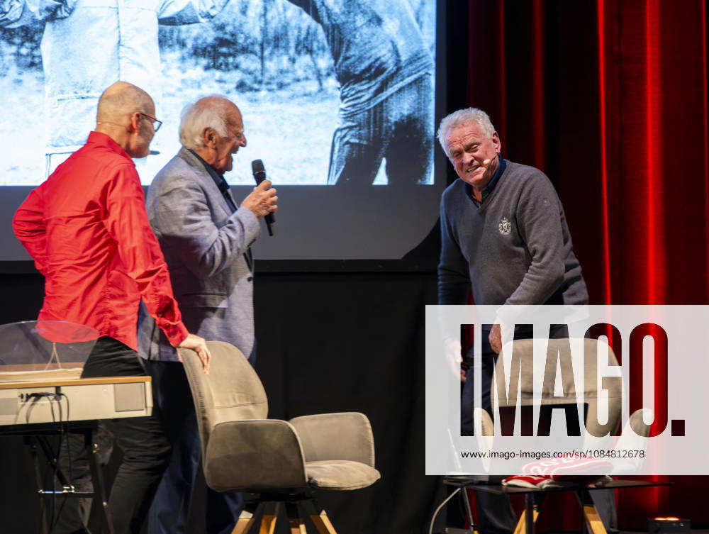 Mindelheim, Unterallgäu—Sepp Maier, the former goalkeeper for FC Bayern Munich, is going on tour with his autobiography, Sepp Maier Live, performing on stages across Bavaria. Sepp Maier is joined on stage by Franz Bulle Roth, a former Bayern player, and hosted by Tobias Bücklein.