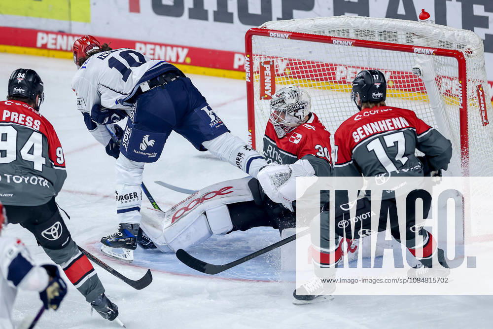 Ice Hockey, DEL, Kölner Haie vs. Schwenninger Wild Wings, Matchday 49, 2026–27 Season, Lanxess Arena, Cologne: Goalie Janne Juvonen (Cologne Sharks, 30) defends the net against Mirko Höfflin (SWW, 10) alongside Jan Luca Sennhenn (Cologne Sharks, 17) and Robin Press (Cologne Sharks, 94), North Rhine-Westphalia, Germany