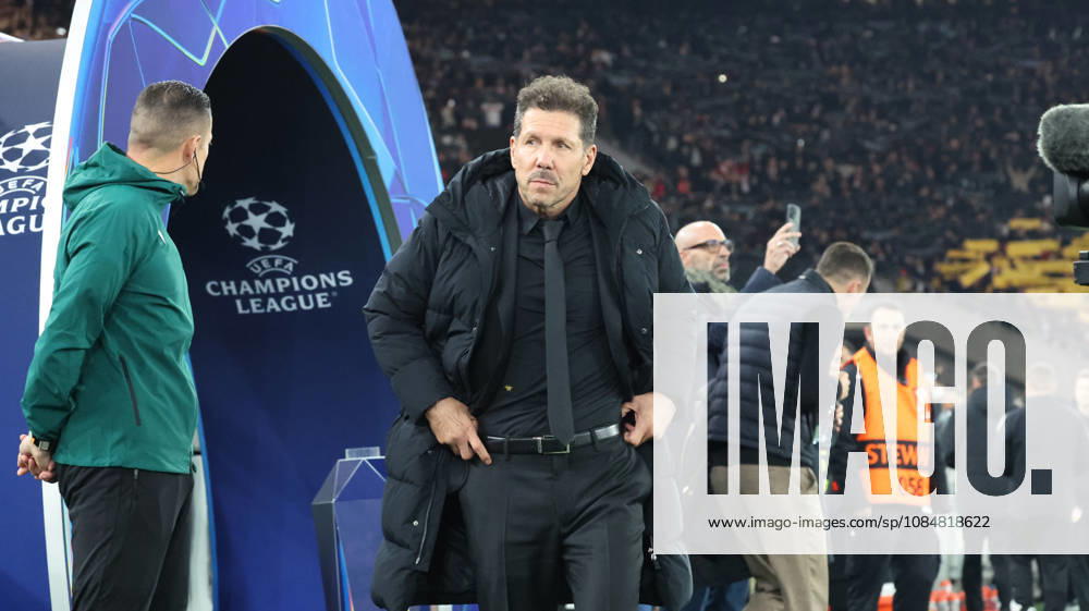 Soccer, UEFA Champions League, VfB Stuttgart vs. Atlético Madrid, Diego Simeone, Coach of Atlético Madrid, Stuttgart