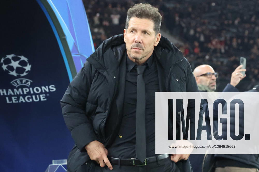 Soccer, UEFA Champions League, VfB Stuttgart vs. Atlético Madrid, Diego Simeone, Coach of Atlético Madrid, Stuttgart