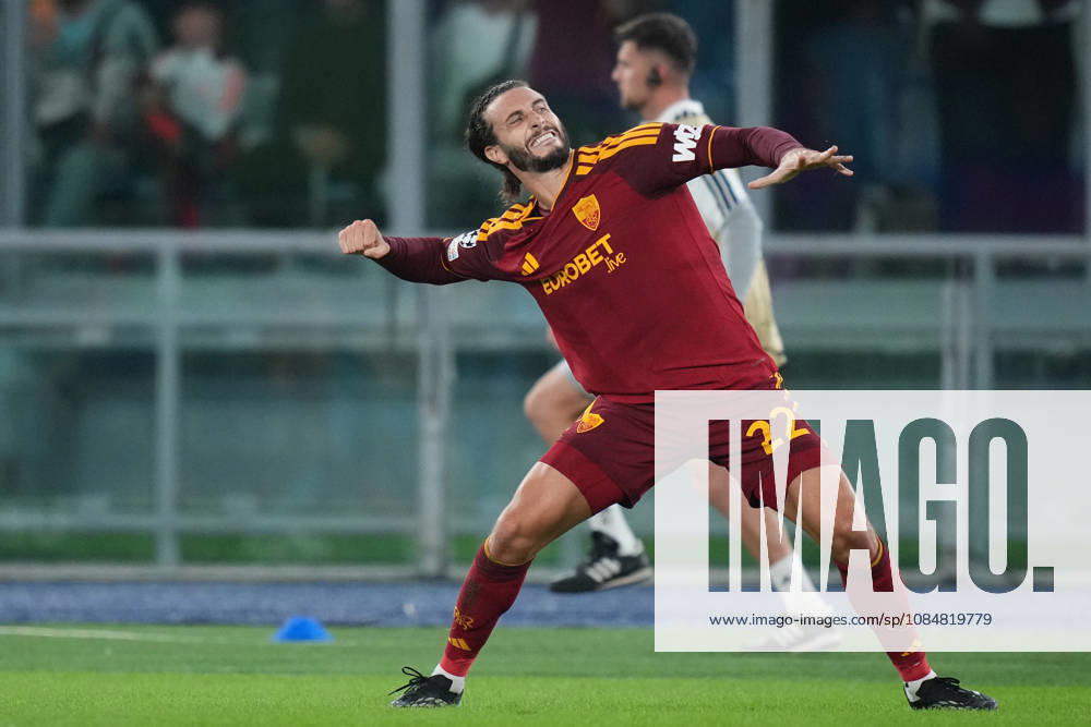 Roma’s Mario Hermoso celebrates after scoring during the UEFA Champions League Phase - Matchday 3 soccer match between AS Roma-Slovan Bratislava at the Rome s Olympic stadium, Italy - Tuesday October 20, 2026 - Soccer ( Photo by Alfredo Falcone LaPresse )