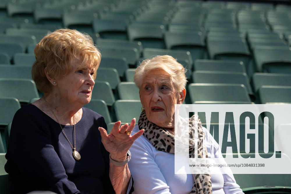 Olympic Games, Olympische Spiele, Olympia, OS ANNIVERSARY DINNER, Marlene Mathews (left) and Sandra Morgan-Beavis (right) pose for photos as part of 1956 Olympic Games 70th Anniversary Celebrations, in Melbourne, Wednesday, October 21, 2026. ( NO ARCHIVING MELBOURNE VICTORIA Australia