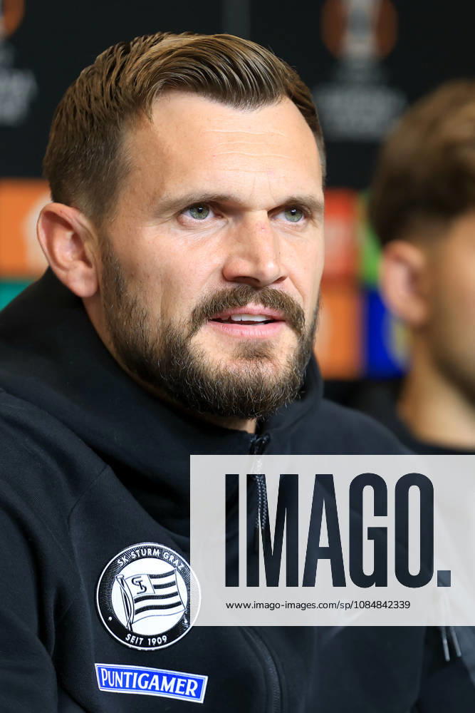 SOCCER - UEFA EL, Sturm vs Marseille GRAZ,AUSTRIA,21.OCT.26 - SOCCER - UEFA Europa League, SK Sturm Graz vs Olympique de Marseille, preview, press conference, PK, Pressekonferenz Sturm. Image shows head coach Fabio Ingolitsch (Sturm). GEPAxpictures Buehner-Weinrauch