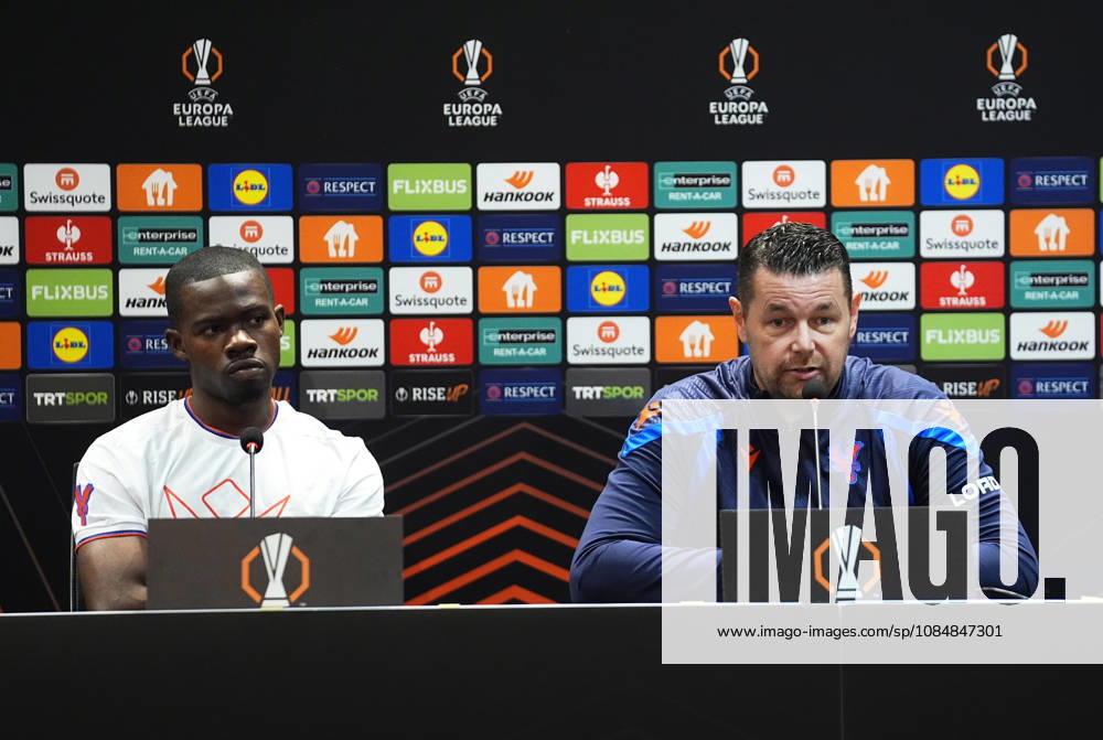 Ahead of Besiktas v Crystal Palace - UEFA Europa League ISTANBUL, TURKIYE - OCTOBER 21: Pierre Sage (R), head coach of Crystal Palace and Tyrick Mitchell (L) of Crystal Palace attend a press conference, PK, Pressekonferenz at Tupras Stadium ahead of UEFA Europa League football match against Besiktas in Istanbul, Turkiye on October 21, 2026. Esra Bilgin Anadolu Istanbul Turkey. Editorial use only. Please get in touch for any other usage.