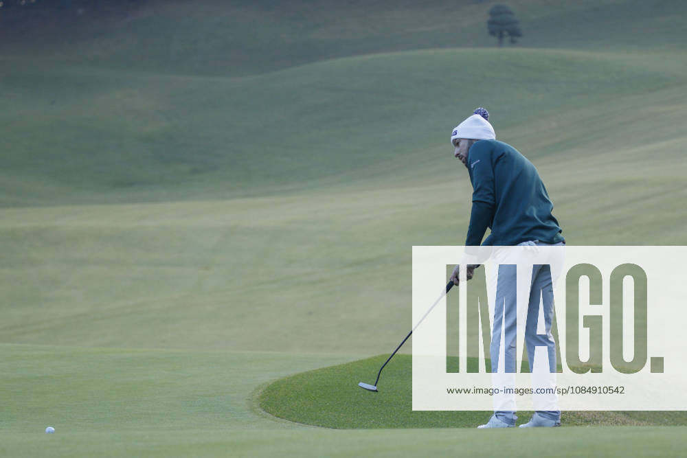 Oct 23, 2026-Cheonan, South Korea-Rocco REPETTO TAYLOR of Spain Putt a Ball on 1th green during a DP World Tour Genesis Championship at Woo Jeong Hills CC in Cheonan, South Korea. DP World Tour Genesis Championship Round2 - ZUMAr168 20261023_aap_r168_023