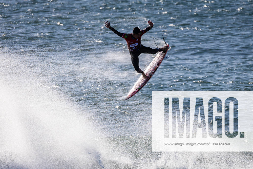 Gabriel Medina during the final of Meo Rip Curl Pro Portugal at Praia dos Supertubos on October 23, 2026 in Peniche, Portugal. Surf 2026: Meo Rip Curl Pro Portugal Final - ZUMAs391 20261023_znp_s391_028