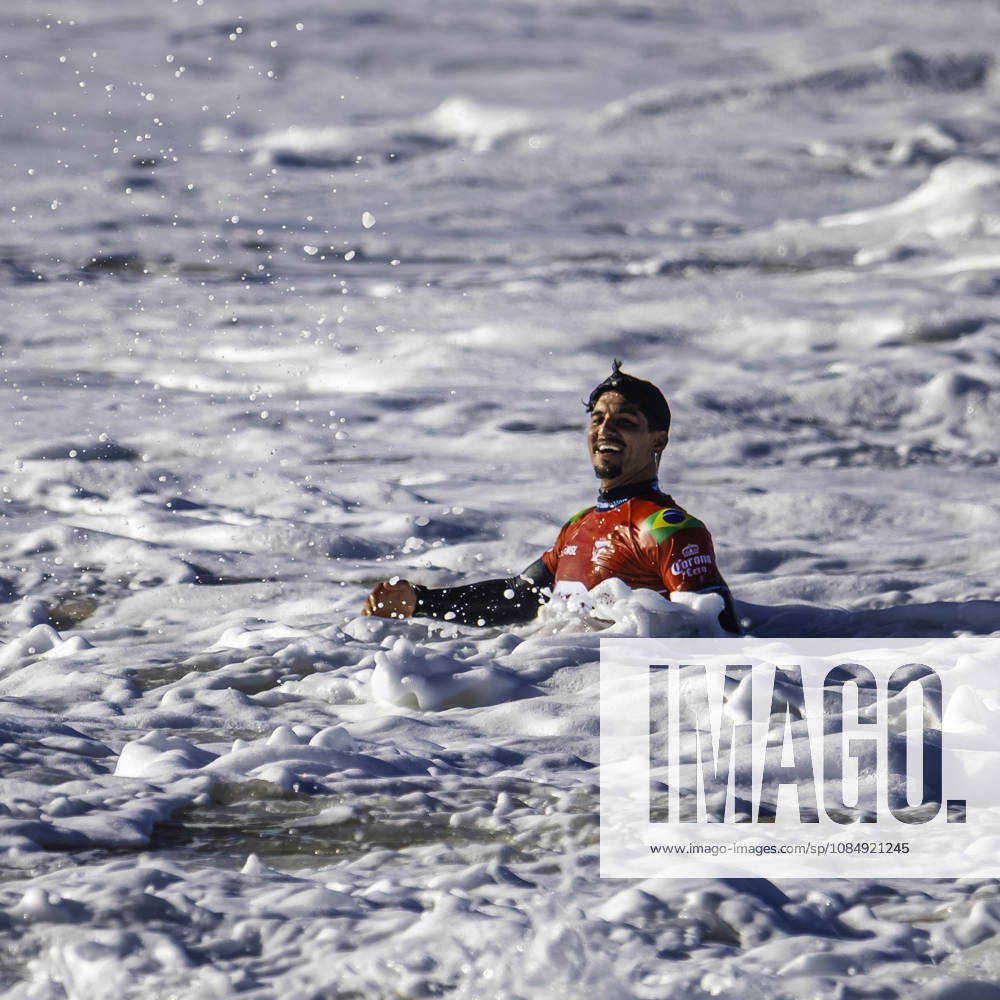 Gabriel Medina in action during the Final of the World Surf League - MEO Rip Curl Pro Portugal at Supertubos Beach on October 23, 2026, in Peniche, Portugal. Peniche Portugal - ZUMAr200 20261023_zsp_r200_021