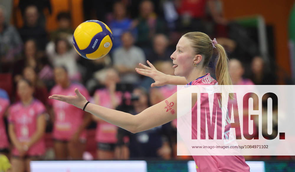 Stuttgart, DEKRA Bundesliga Volleyball: Allianz MTV Stuttgart vs. VfB Suhl LOTTO Thüringen, Marie Steinhiilber, Stuttgart