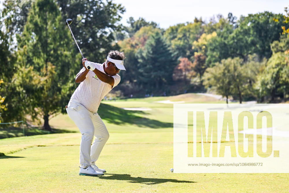ST. LOUIS , MO - OCTOBER 24: Thongchai Jaidee of Thailand starts his swing on the fifth tee during the second round of the PGA, Golf Herren TOUR Champions Stifel Charity Classic on Saturday October 24th, 2026 at Norwood Hills Country Club in St. Louis, MO (Photo by Rick Ulreich Icon Sportswire) GOLF: OCT 24 PGA TOUR Champions Stifel Charity Classic Icon4166227