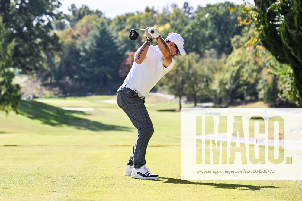 ST. LOUIS , MO - OCTOBER 24: Rory Sabbatini of Slovakia starts his tee shot on the fifth hole during the second round of the PGA, Golf Herren TOUR Champions Stifel Charity Classic on Saturday October 24th, 2026 at Norwood Hills Country Club in St. Louis, MO (Photo by Rick Ulreich Icon Sportswire) GOLF: OCT 24 PGA TOUR Champions Stifel Charity Classic Icon4181228