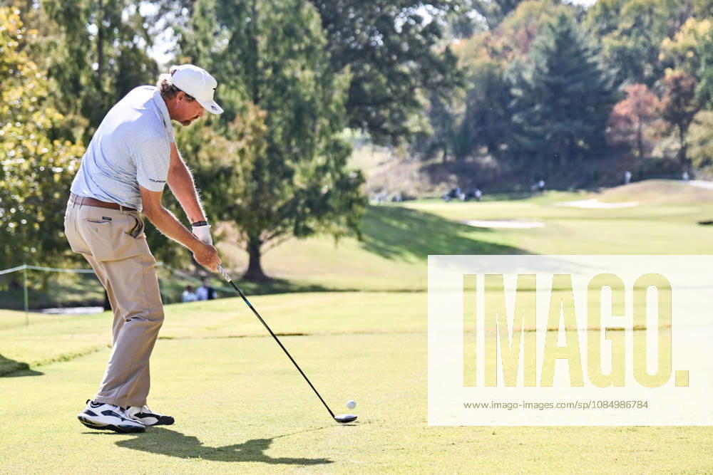 ST. LOUIS , MO - OCTOBER 24: Tim Petrovic of the United States strikes the ball on his tee shot from the fifth hole during the second round of the PGA, Golf Herren TOUR Champions Stifel Charity Classic on Saturday October 24th, 2026 at Norwood Hills Country Club in St. Louis, MO (Photo by Rick Ulreich Icon Sportswire) GOLF: OCT 24 PGA TOUR Champions Stifel Charity Classic Icon4262239