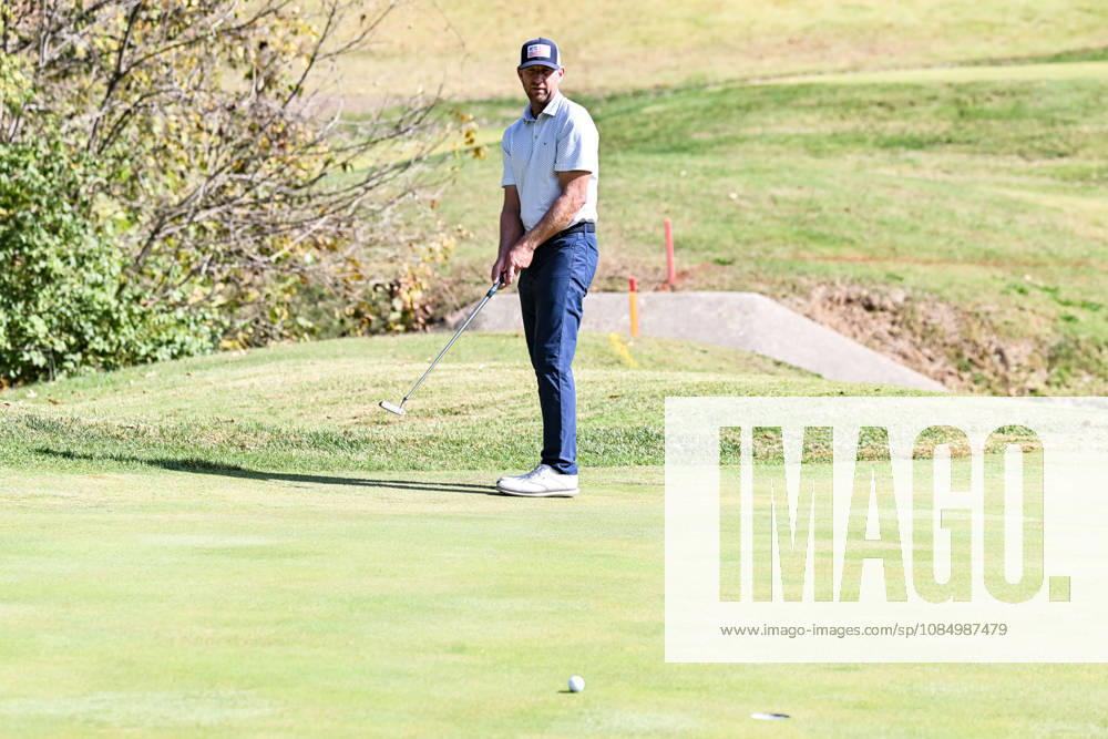 ST. LOUIS , MO - OCTOBER 24: Vaughn Taylor of the United States watches as his putt curls away from the cup on the fourth hole during the second round of the PGA, Golf Herren TOUR Champions Stifel Charity Classic on Saturday October 24th, 2026 at Norwood Hills Country Club in St. Louis, MO (Photo by Rick Ulreich Icon Sportswire) GOLF: OCT 24 PGA TOUR Champions Stifel Charity Classic Icon5990242