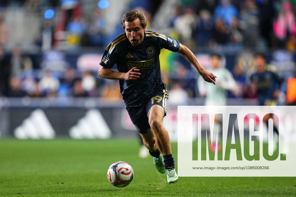 Philadelphia Union Midfielder Indiana Vassilev (19) controls the ball during the second half of an MLS, Fussball Herren, USA match against the New England Revolution at Subaru Park in Chester, Pennsylvania. CSM MLS 2026: Union Vs Revolution OCT 24 - ZUMAc04_ 20261024_zma_c04_304
