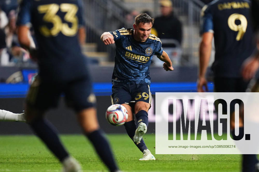 Philadelphia Union Defender Frankie Westfield (39) kicks the ball during the second half of an MLS, Fussball Herren, USA match against the New England Revolution at Subaru Park in Chester, Pennsylvania. CSM Chester United States of America - ZUMAc04_ 20261024_zma_c04_330