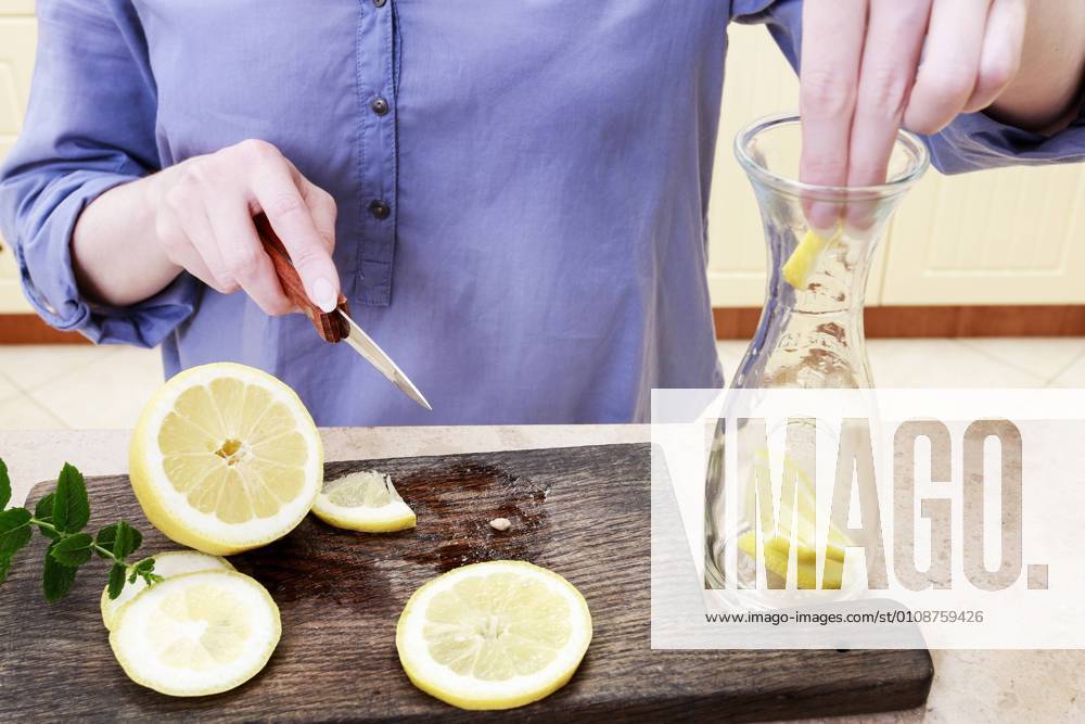 How to make lemonade, step by step, tutorial. Healthy food BEW1D646015
