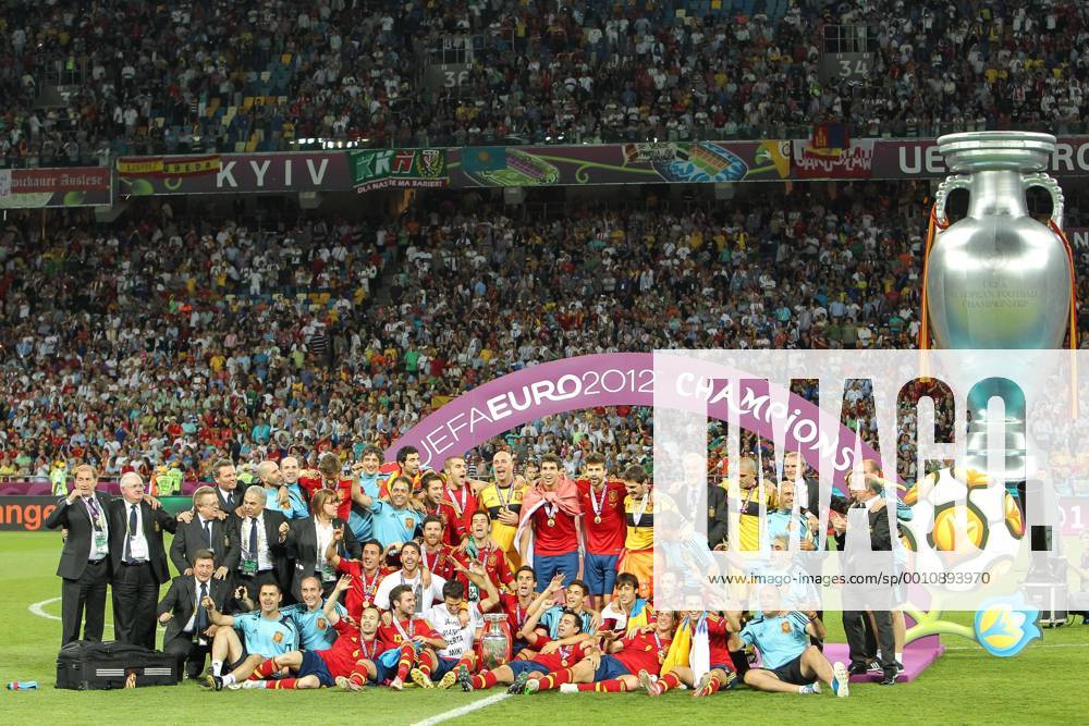 The final match of the European Football Championship 2012 between the national teams of Italy and Spain on July 1, 2012 in Kiev, Ukraine. National football team of Spain celebrates winning EURO 2012 Cup in the final vs. Italy 4:0. EN_01036398_0052