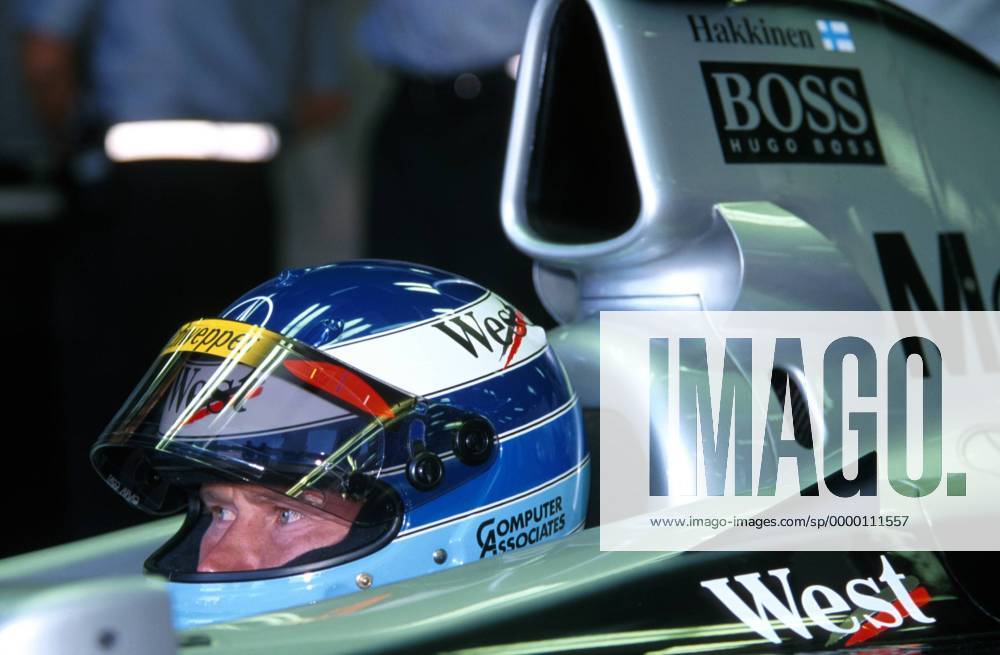 Mika Häkkinen (Finnland) im Cockpit seines Sportgerätes Motorsport Grand Prix Herren Großer Preis von Australien 1999, Formel 1, Weltmeisterschaft, WM, F1, F Einzelbild Albert Park Melbourne Spannung,