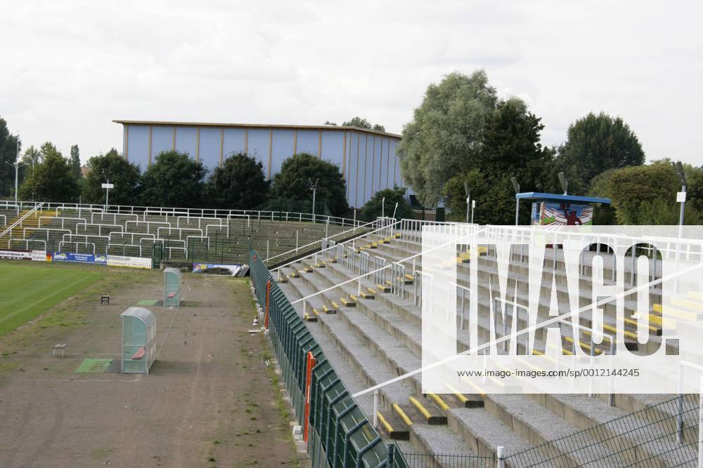 Stadion im Sportforum Hohenschönhausen in Berlin, Heimspielstätte des BFC Dynamo - Deutschland,Fußball