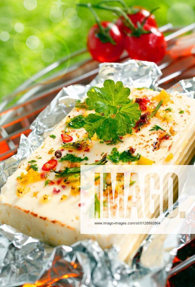 Halloumi cheese grilling in tin foil, 09.04.2013 22:04:52,