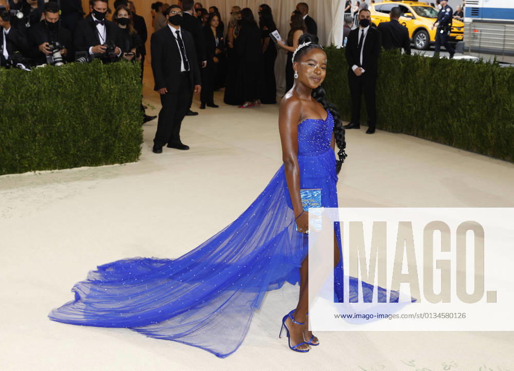 IMAGO ICONS: Amanda Gorman Amanda Gorman arrives on the red carpet for The Met Gala at The Metropolitan Museum of Art celebrating the opening of In America: A Lexicon of Fashion in New York City on Monday, September 13, 2021. NYP20210913315 JOHNxANGELILLO