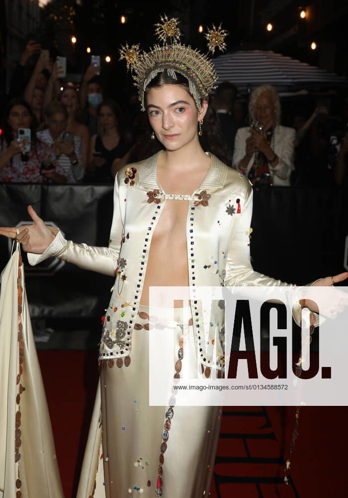 Singer LORDE attends the 2021 VIP Met Gala departures held at The Mark Hotel. New York USA - ZUMAk03_ 20210913_zaf_k03_255