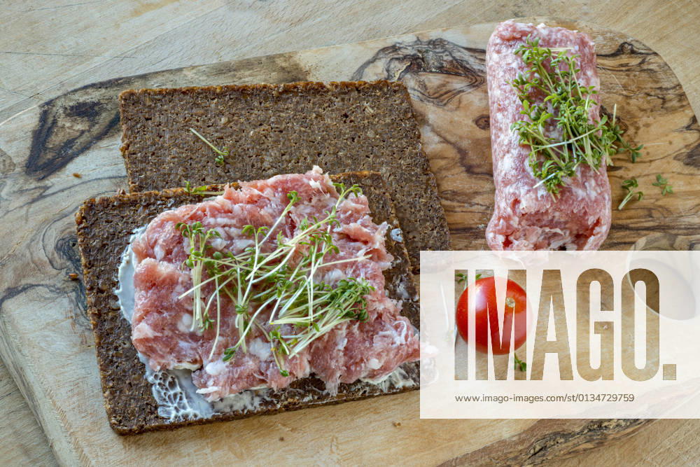 Sandwich,smoked sausage,pumpernickel,sandwichs,smoked sausages,pumpernickels 2yo-fgj