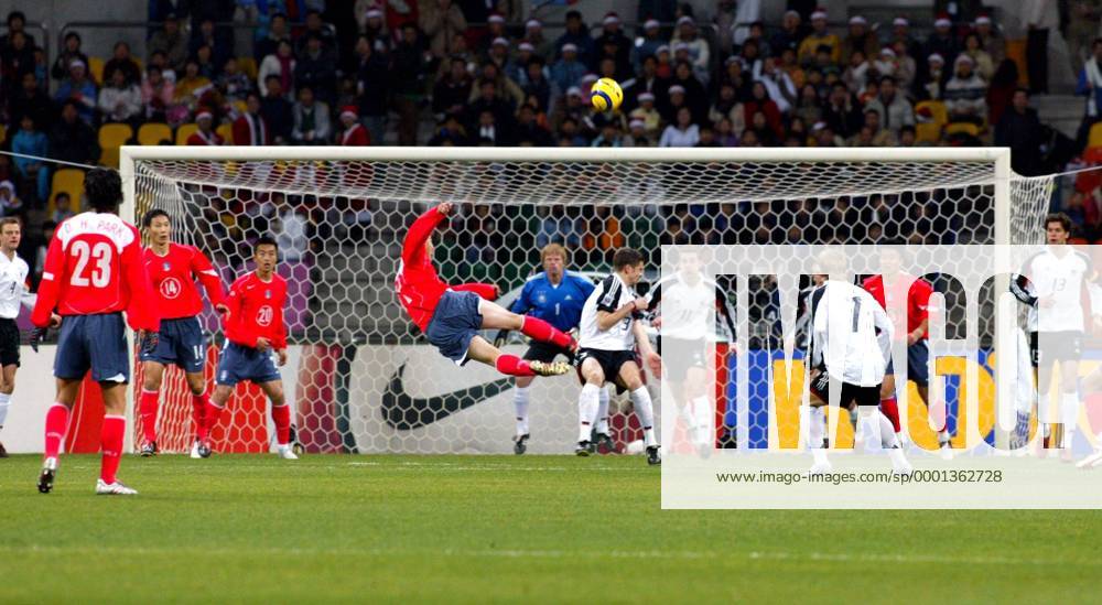 Cha Du Ri (Südkorea) - Seitfallzieher Fußball Länderspiel Herren Länderspiel 2004, Freundschaftsspiel, Test, Testspiel, Nationalmannschaft, Nationalteam, Vdig Totale Busan Dynamik,