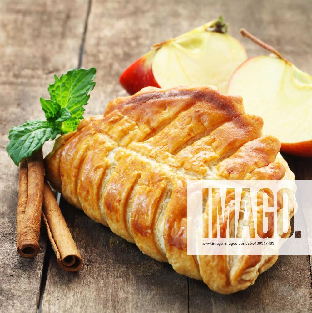 IMAGO Creative, Food, Gebäck, Apfeltaschen Apple Pasty, 13.10.2020,