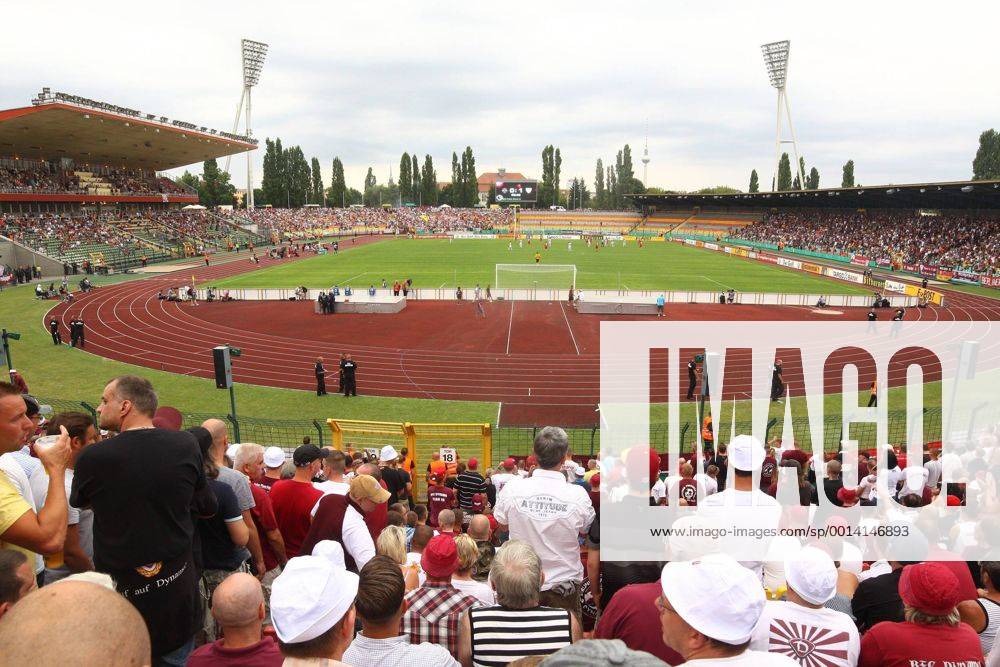Berlin, Deutschland, 04.08.2013: Fußball DFB-Pokal Saison 2013 2014, 1. Runde - BFC Dynamo Berlin Friedrich-Ludwig-Jahn-Sportpark