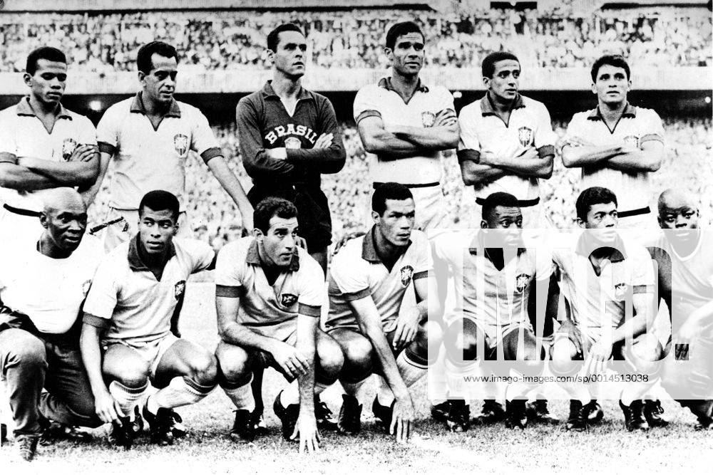 The Brazilian Football team pose before their game in Madrid against Atletico Madrid: Back Row: Fidelis, Paulo Enrique, Gilmar, Brito, Zito and Altair. Front Row: after trainer (left) is Jair, Gerson, Servilio, Pele and Amarildo 24th June 1966. UnitedArchives00499597