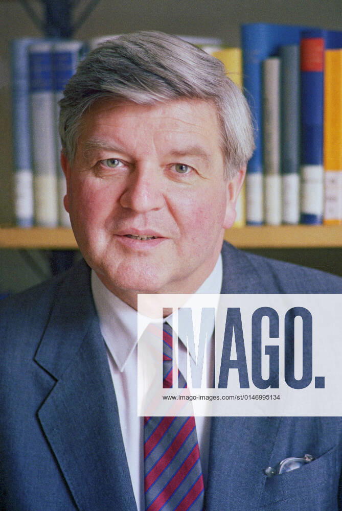 Prof Dr Hans Maier, 1986 DEU, Germany, 1986, Prof Dr Hans Maier, born 1931, portrait, political scientist, politician, then Bavarian Minister of Education 1970 1986 , Bavaria, history, 1980s, 80s, years, eighties, historical,
