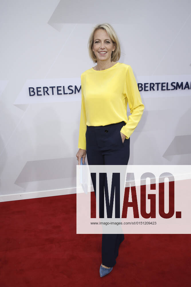 Julia Jäkel Wickert Bertelsmann Party 2015 Welcome at New Bertelsmann on 18 June 2015 in the Bertelsmann Representative Office in Berlin