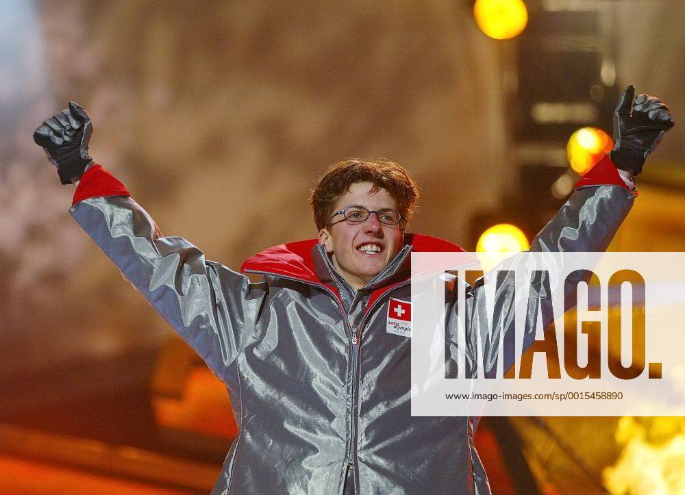 Olympische Winterspiele 2002 Salt Lake City 10.02.2002 Siegerehrung Skispringen; 90 Meter Schanze JUBEL: Olympiasieger Simon Ammann (Schweiz)