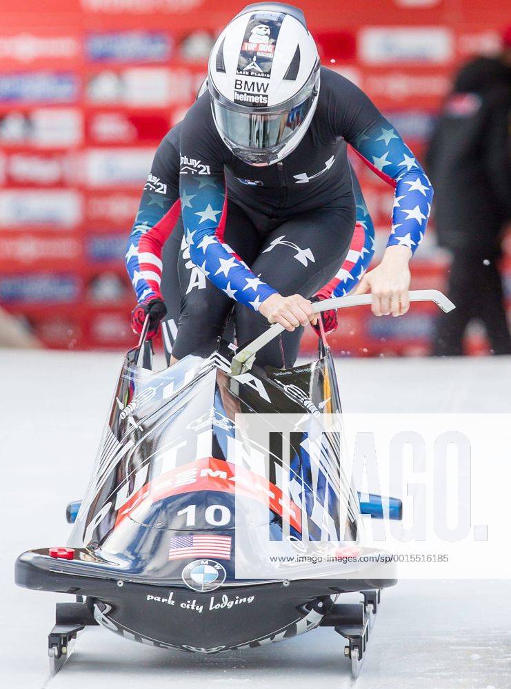 Olympiaeisbahn Igls, AUT, Viessmann FIBT Bob und Skeleton Weltcup, 2er Bob Damen, 1. Durchgang, im Bild Jamie Greubel und Lauryn Williams (USA) Jamie Greubel und Lauryn Williams (USA) during first run two womens Bob at FIBT Viessmann Bobsleigh and Skeleton World Cup at Olympic ice canal, Innsbruck Igls, Austria on 2014 01 19. --- EP_fei E
