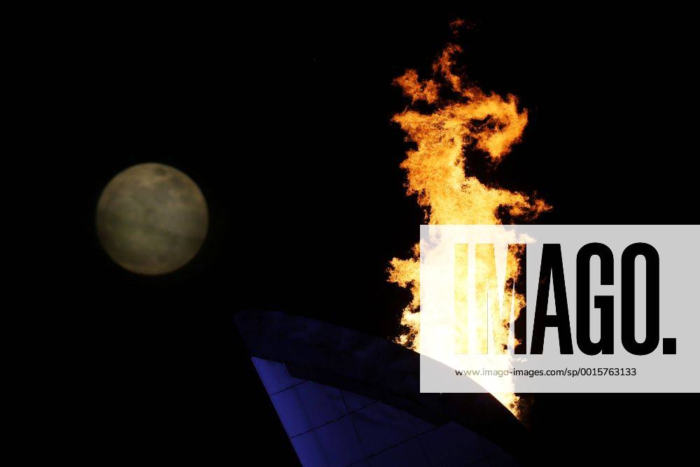 The XXII Winter Olympic Games 2014 in Sotchi, Olympics - Olympische Winterspiele Sotschi 2014, The olympic cauldron and the moon, Christiansx