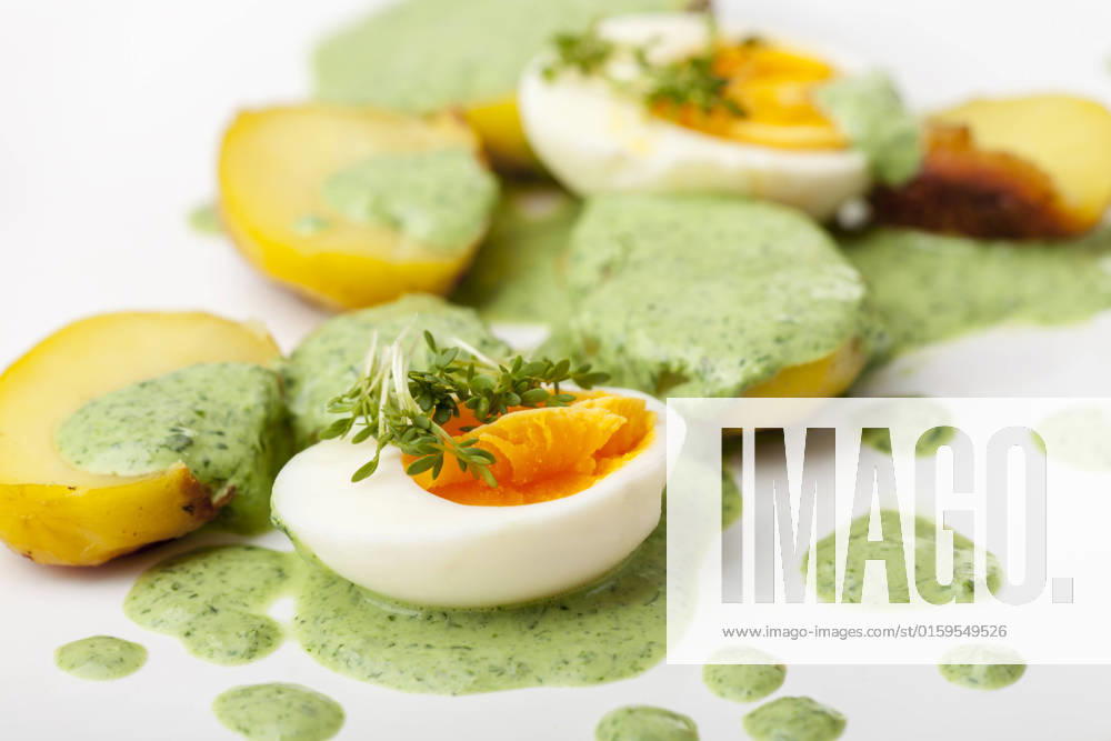 Green sauce with eggs and potato , 26511934.jpg, eggs, green, sauce, egg, potato, thursday, gruene, sosse, frankfurt, potatoes, salsa, verde, herbs, herb, parsley, chives, frankfurter, sorrel, cress, chervil, fresh, diet, dinner, borage, burnet, food, white, healthy, vegetable, vegetarian, lunch, cuisine, dish, cream, cooked, eastern, german, catholic, wild, garlic, dill, tarragon, spring, nobody,